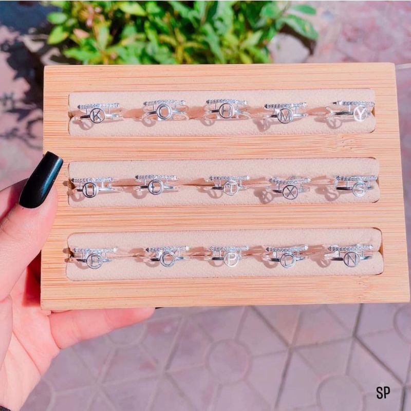 NHẪN CHỮ CÁI BẠC TA XI VÀNG