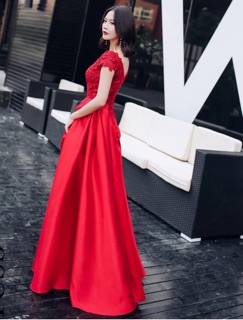 Đầm dạ hội xoè phồng cổ tim
