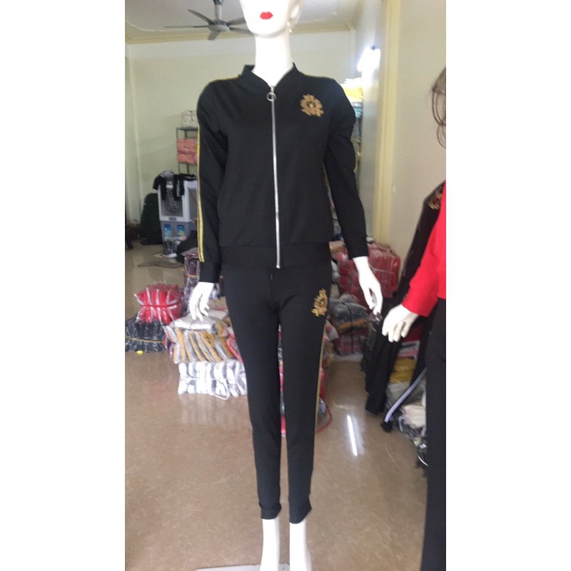 Bộ thể thao nữ khoá dây kéo 3 sọc nhũ kim tuyến vàng | BigBuy360 - bigbuy360.vn