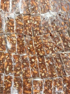 Chè lam nhà làm-chè lam mật (đóng gói truyền thống 500gr)
