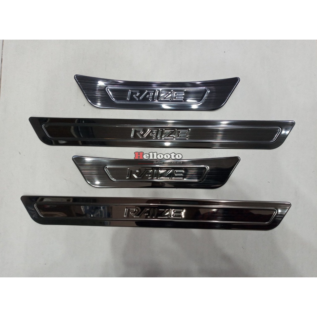 Ốp Bậc Cửa, Nẹp Bước Chân Xe Toyota Raize 2021 2022 2023 mẫu titan