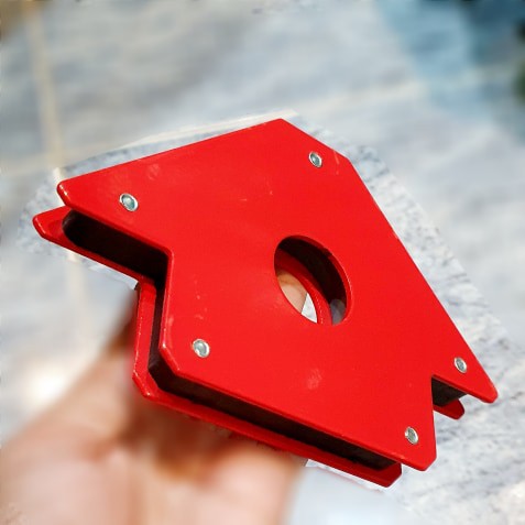 Ê Ke Góc Nam Châm Lực Hít 22 kg Size Trung LBS50