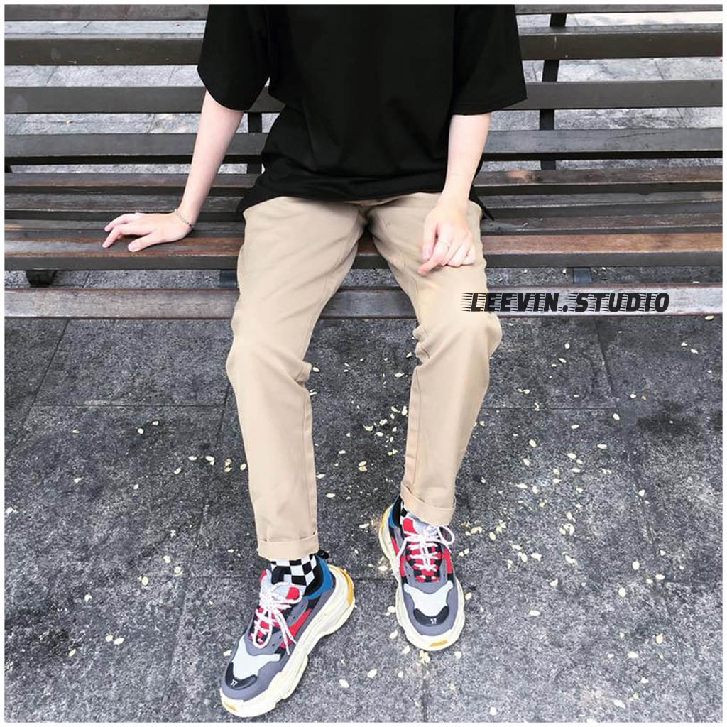 Quần Kaki Nam Baggy Ống Suông Basic Unisex - Kiểu quần baggy nam ống rộng màu đen và be Leevin Store