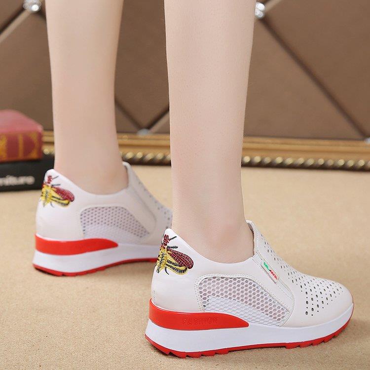 Giày Thể Thao Đế Dày Phối Lưới Thoáng Khí Thêu Họa Tiết Thời Trang Mùa Hè 2020 Mới Cho Nữ