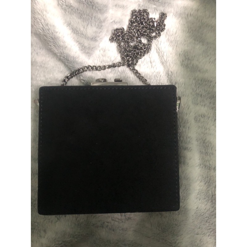 Túi Charles And Keith Square Clutch (Kid Suede)