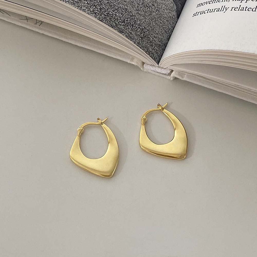 Khuyên Tai Nữ Trang Tạo Hình Độc Đáo