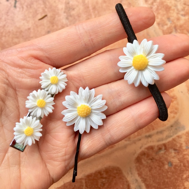 Kẹp tăm hoa cúc, dây buộc tóc, huy hiệu hoa cúc