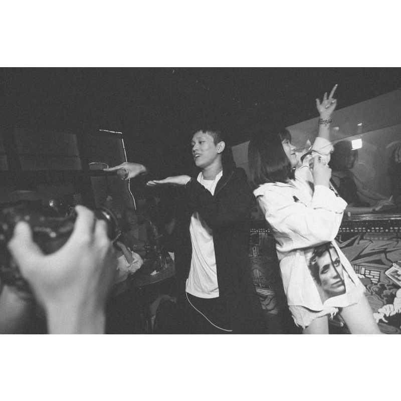 Sơ mi trắng TheMaze