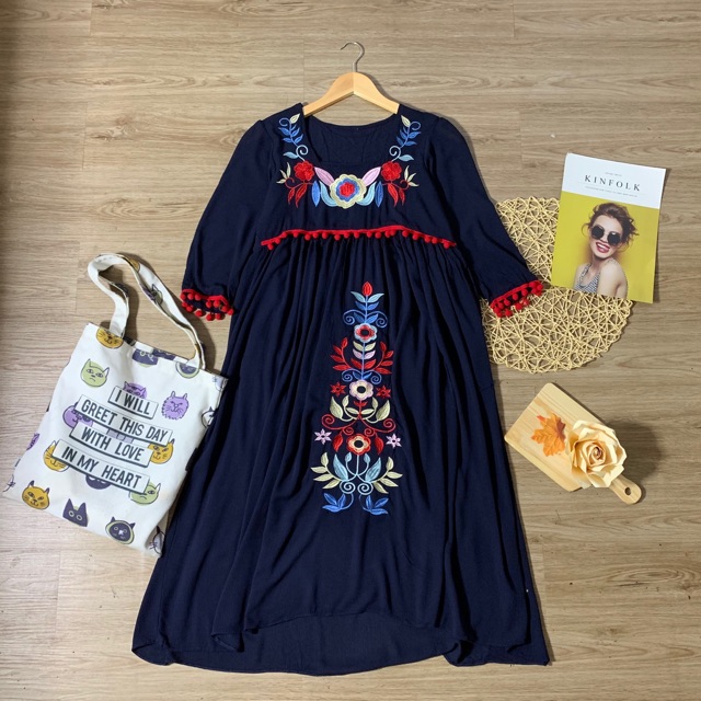 Đầm thêu boho