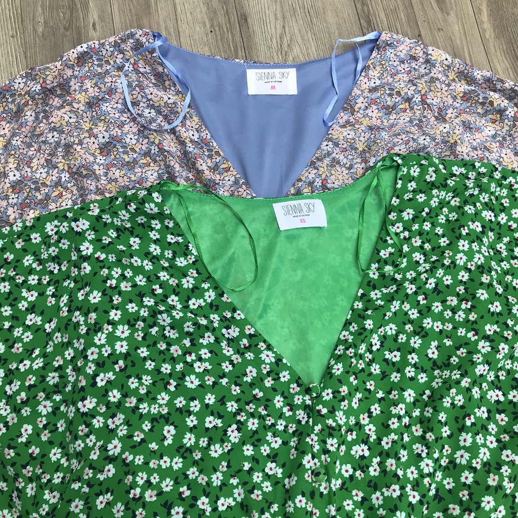 Đầm voan cổ V hoạ tiết hoa nhí SiennaSky xuất khẩu