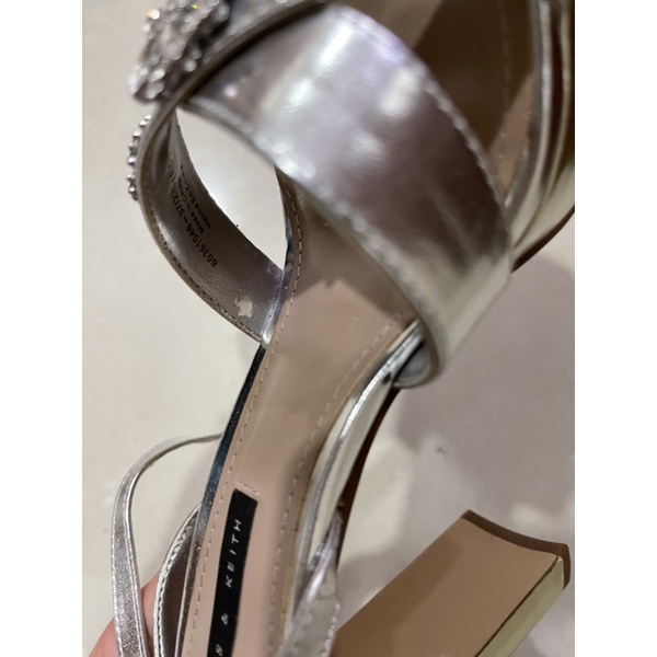 Giày xăng đan CHARLES & KEITH size 37