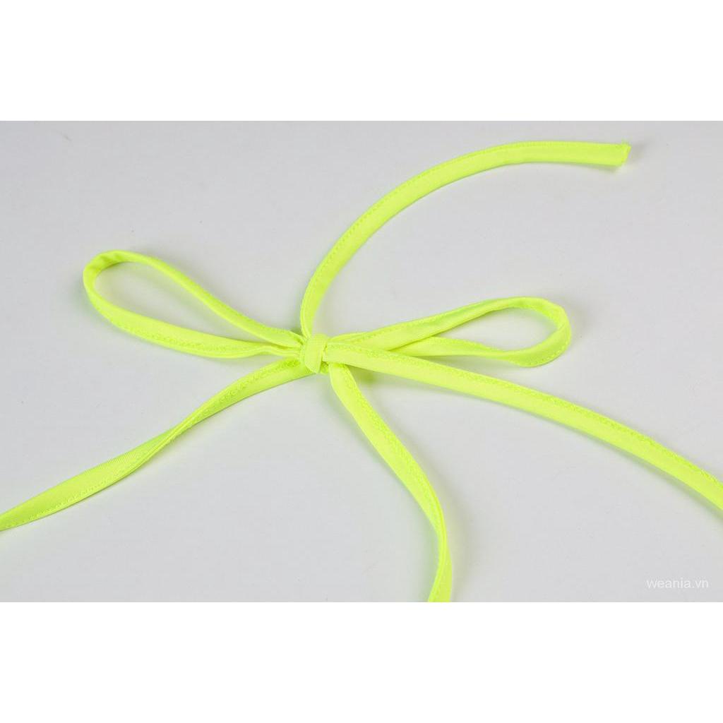 Đầm không tay dáng ôm kiểu dáng xẻ tà gợi cảm