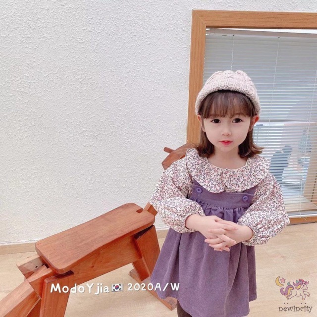 Bộ áo nhung dài tay họa tiết in hoa và đầm yếm thời trang dành cho bé gái