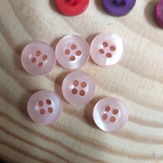 Nút nhựa 4 lỗ , size 8MM.(20 nút/5k)