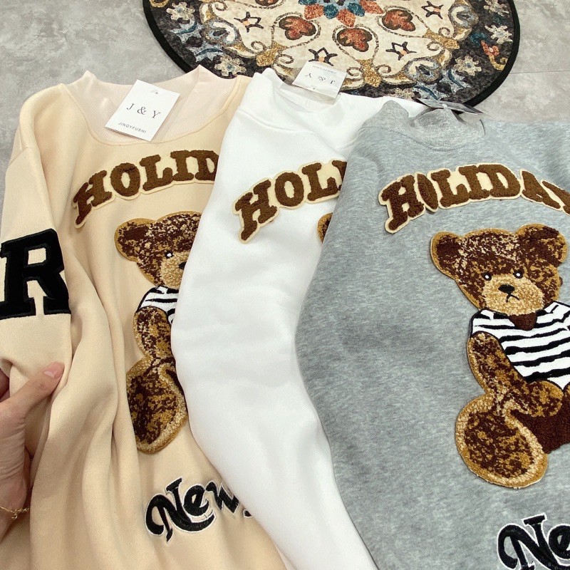 Áo nỉ gấu holiday.