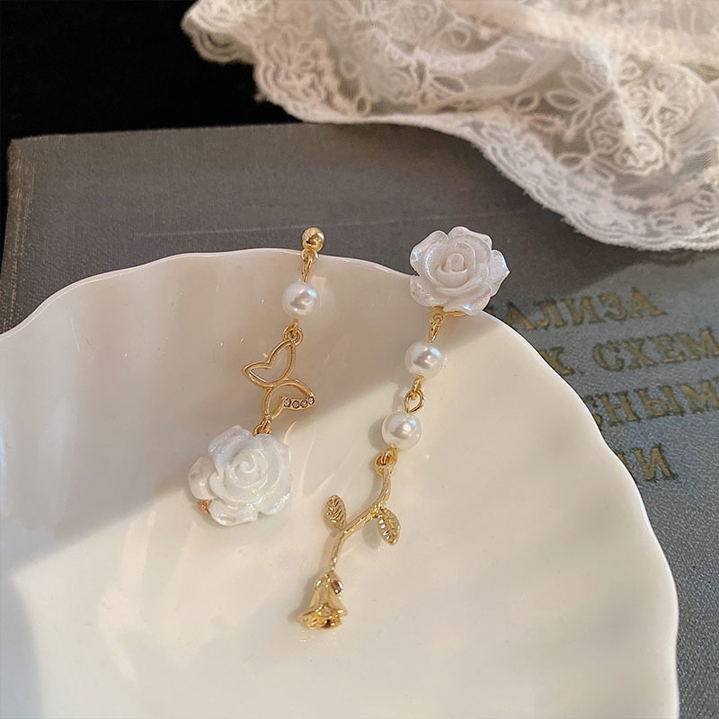 Đôi Bông Tai Dáng Rơi Họa Tiết Hoa Hồng Và Bướm Đính Ngọc Trai Kiểu Vintage Cho Nữ