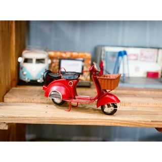 Handcrafted Scooter Vespa cổ điển