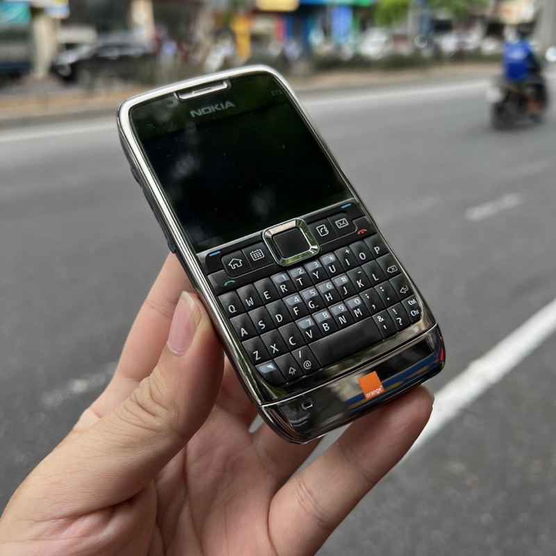 NGUYÊN ZIN, chính hãng điện thoại cổ Nokia E71
