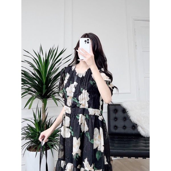 Váy đen hoa to dáng baby doll