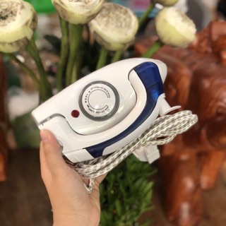 Bàn là mini du lịch