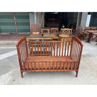 Nôi em bé bằng gỗ