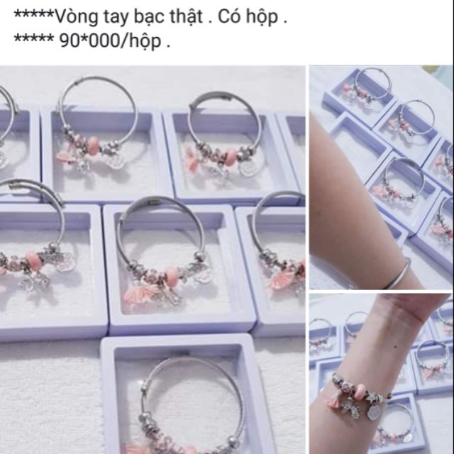 Vòng tay bạc thật . Có hộp .