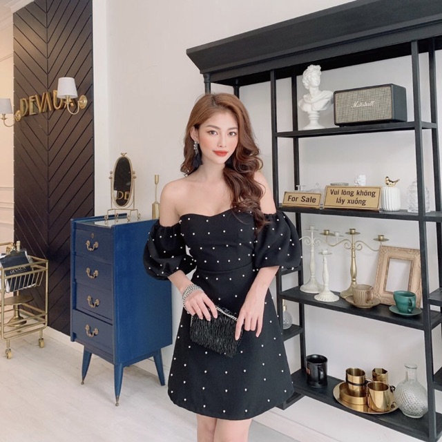 ĐẦM ĐEN TRỄ VAI FORM NGẮN SỊN SANG | BigBuy360 - bigbuy360.vn