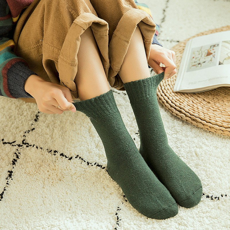 Vớ dài lửng màu trơn cổ tròn bằng cotton dày dặn thích hợp cho mùa đông phong cách ở nhà ngày thường