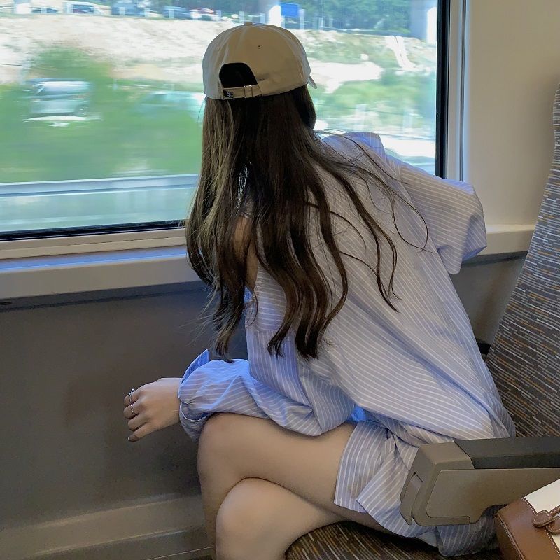 Áo Sơ Mi Tay Dài Dáng Rộng Hở Vai Họa Tiết Kẻ Sọc Màu Xanh Dương Phong Cách Hàn Quốc Thời Trang 2022 Mới Cho Nữ