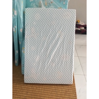 Đệm bông ép + tặng kèm ga cotton