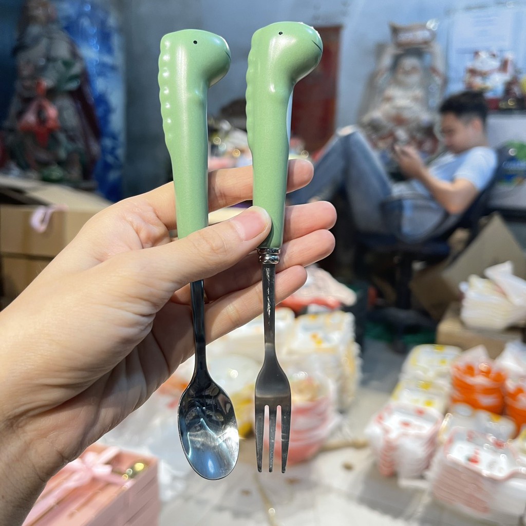 Thìa dĩa khủng long cho bé yêu bộ bát đĩa decor siêu đáng yêu