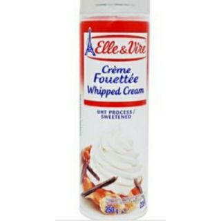 Kem tươi dạng xịt Elle&Vire Whipped Cream 250g