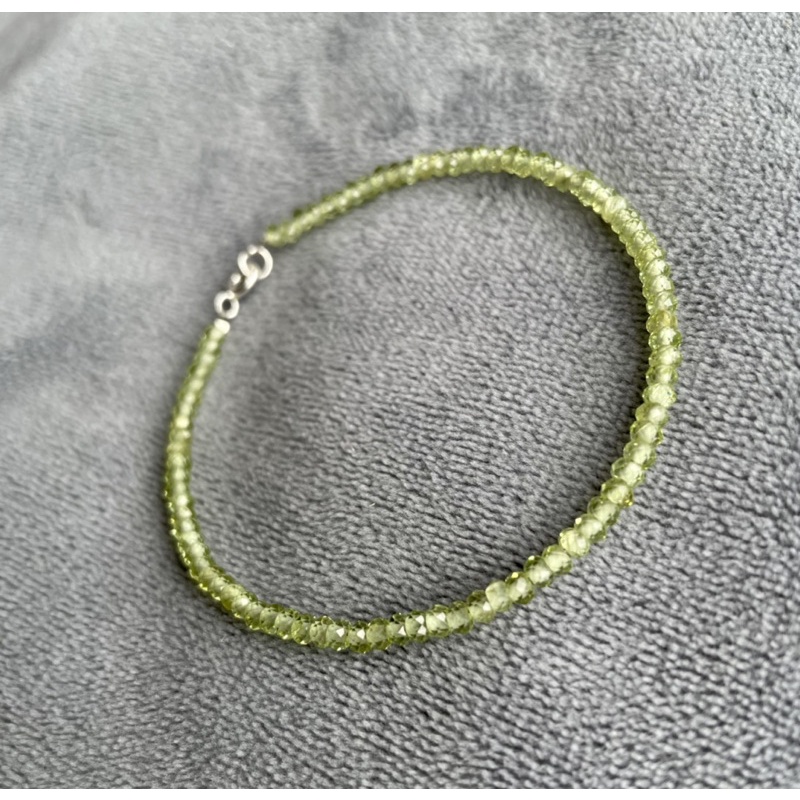 Vòng tay Prehnite