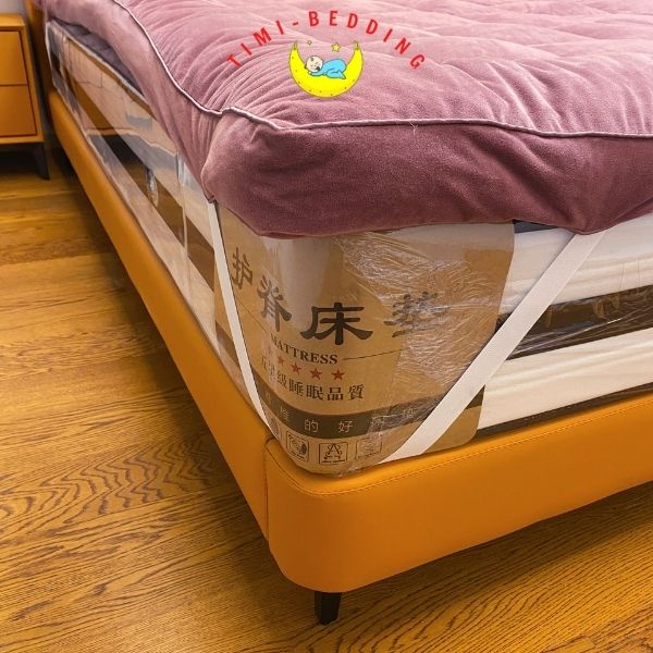 Topper nỉ nhung dày dặn, êm ái bọc đệm vào mùa đông ấm áp  - Timibedding