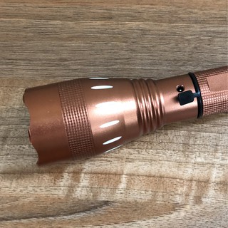 Đèn pin UltraFire 8028
