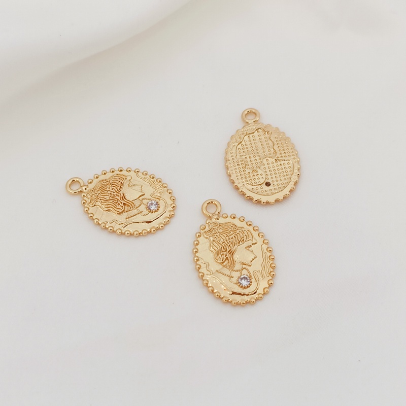 Mặt Dây Chuyền 14K Hình Đồng Xu Khắc Chữ Queen Màu Sắc Cổ Điển diy