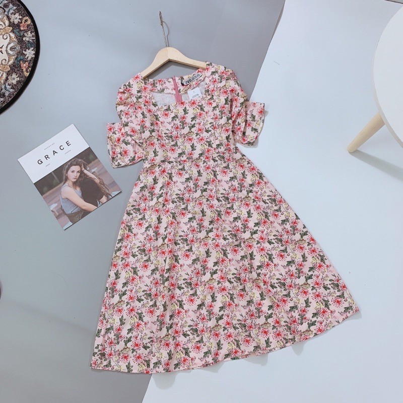 VNU220 - VÁY HOA HỒNG LÁ XANH CỔ VUÔNG TAY NHÚN | BigBuy360 - bigbuy360.vn