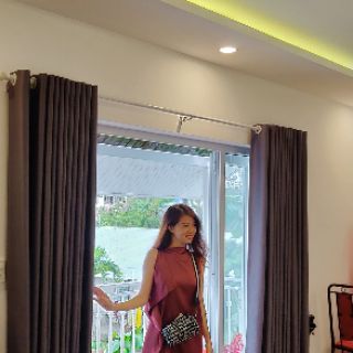 Đầm lệch vai form suông