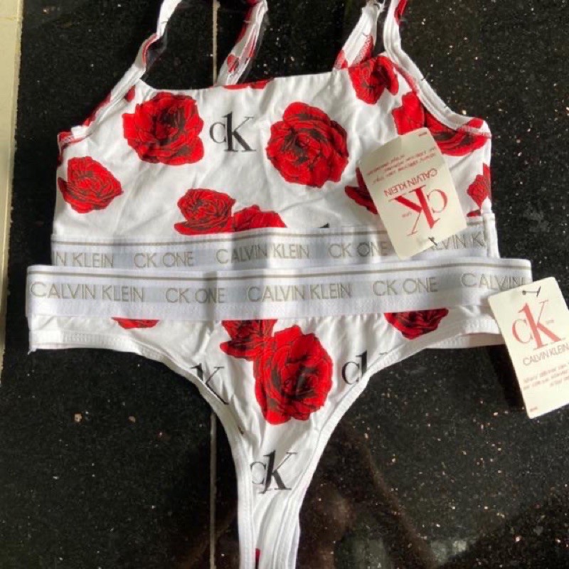 (NGỘ SẴN) Set đồ lót hoa hồng quần tam giác có mút | BigBuy360 - bigbuy360.vn