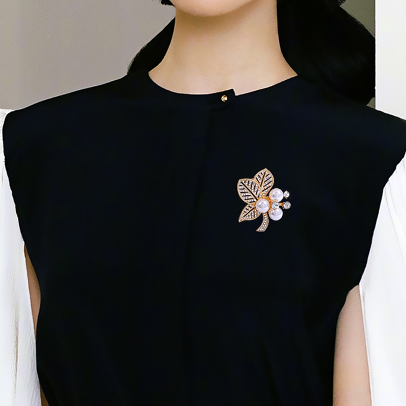 Ghim Cài Áo Hình Bông Hoa Đính Ngọc Trai Nhân Tạo Thời Trang