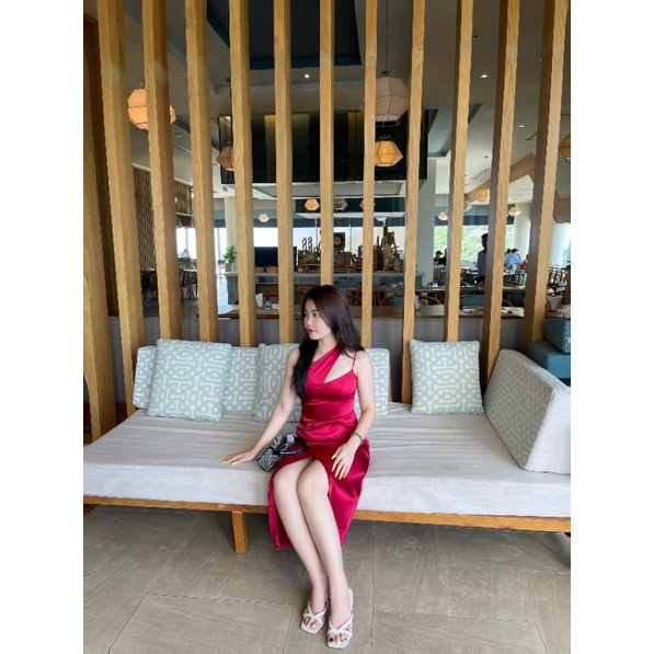 Đầm Lụa Dự Tiệc A.w.o Satin Lụa Chéo Vai Sang Chảnh