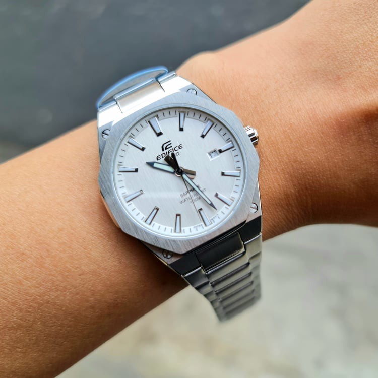 Đồng hồ Casio EDIFICE EFR-S108D-1AV - 2 màu mặt Trắng / Đen