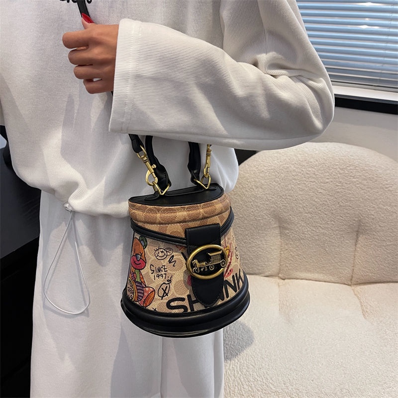 Túi Đeo Chéo Hình Trụ In Họa Tiết graffiti Mẫu Mới 2022 Thời Trang Cho Nữ