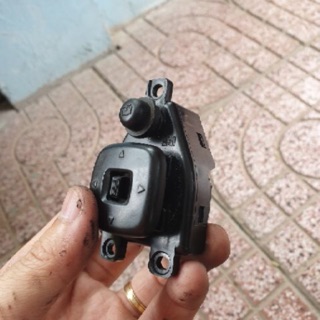 Công tắc chỉnh gương ford laser 1.6
