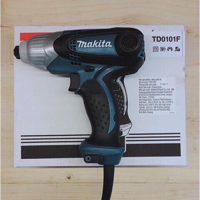 TD0101F Máy bắt vít 200w Makita