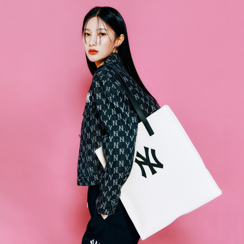 [CHÍNH HÃNG] Túi Tote MLB Canvas New York Yankees màu Cream - CODE: 3AORM022N-50CRS