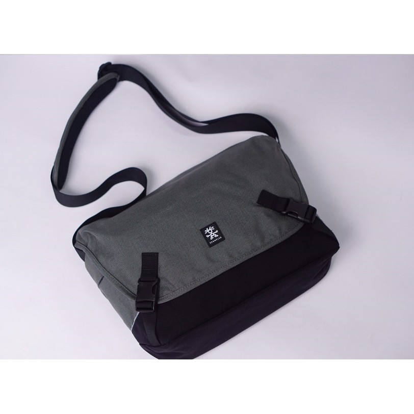 túi máy ảnh Crumpler Proper Roady 7500.