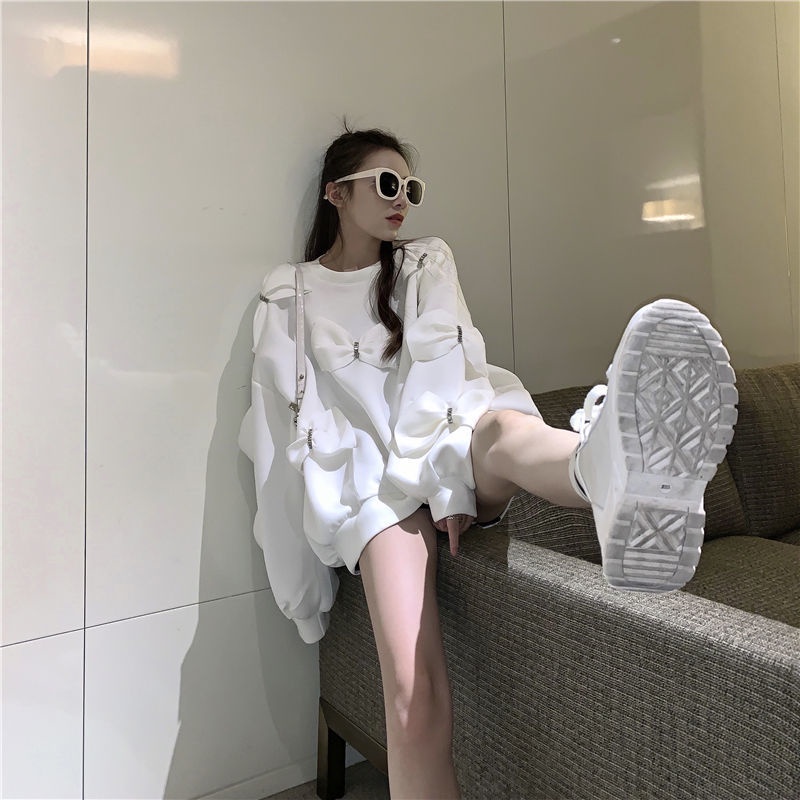 Áo sweatshirt cổ tròn dáng rộng trang trí nơ màu trắng thời trang thu đông Hàn Quốc 2021 cho nữ | BigBuy360 - bigbuy360.vn
