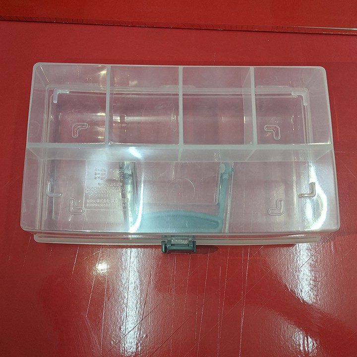 Hộp dụng cụ 5 ngăn, có khóa cài, quai xách 23,5x14,8cm cao 8,2cm. Sx tại Thái Lan