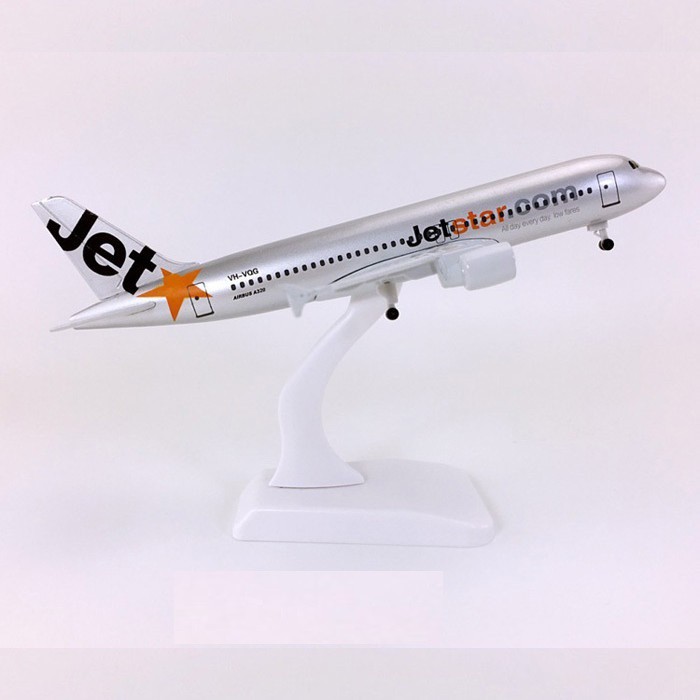 Máy bay JetStar kim loại mô hình  có bánh + Đế trưng bày
